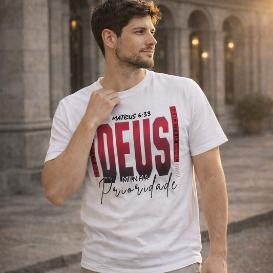 Camiseta Frase "Jesus Vive Deus Prioridade"